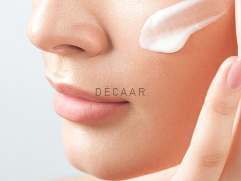 Bôi dưỡng ẩm và kem chống nắng sau khi sử dụng AHA